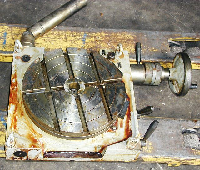 Mechanický otočný stůl s náhonem TOS